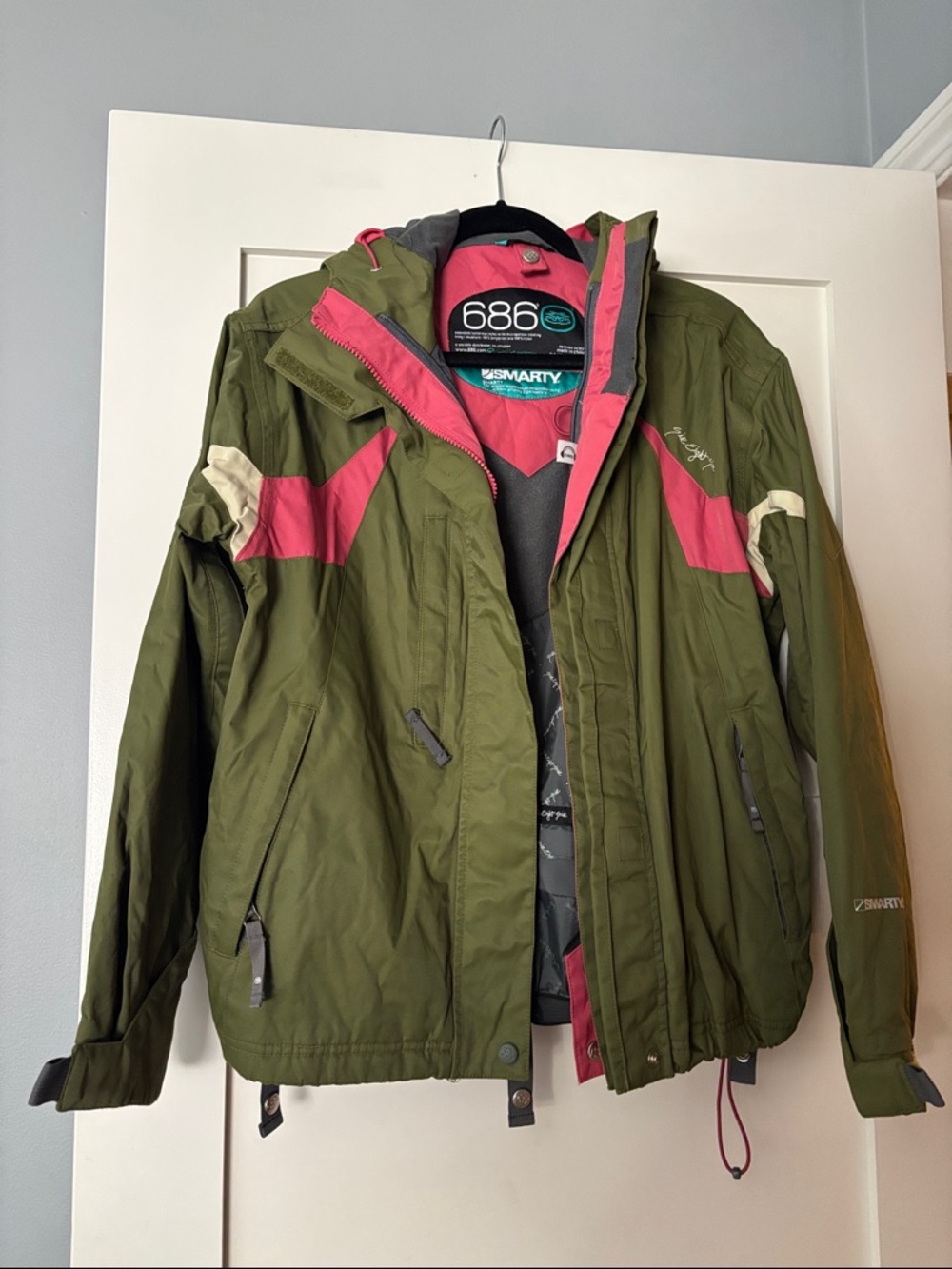 686 Six Eight Six Women’s Olive Pink Smarty Hoodie Insulated Jacket Waterproof